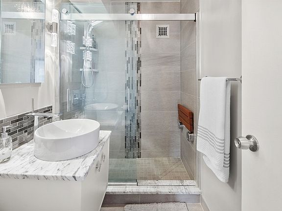 5th image of 8 Whittier Pl APT 16B