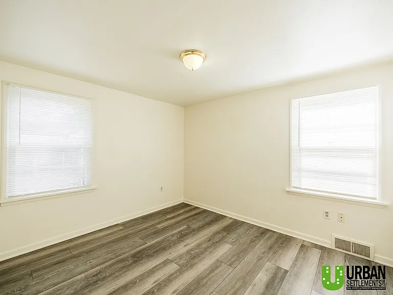 2427 W Walton Ave — Photo 7