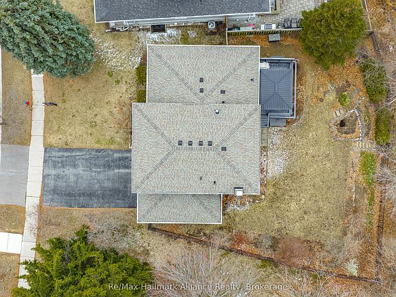 3rd image of 2305 Devon Rd