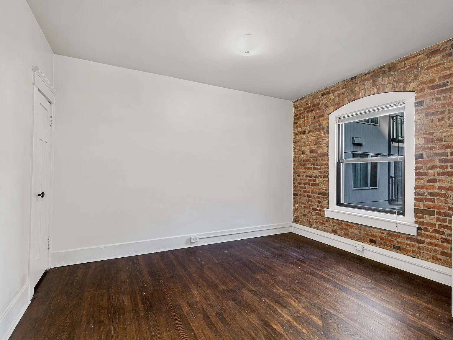 304-308 Bell St // Belltown Adams Apartment // Seattle - 21 — Photo 3