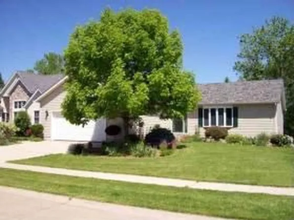 1203 16th Street Ct, Silvis, IL 61282