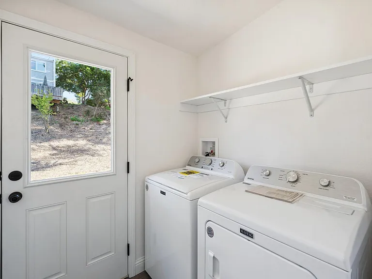 5491A Paradise Dr — Photo 7