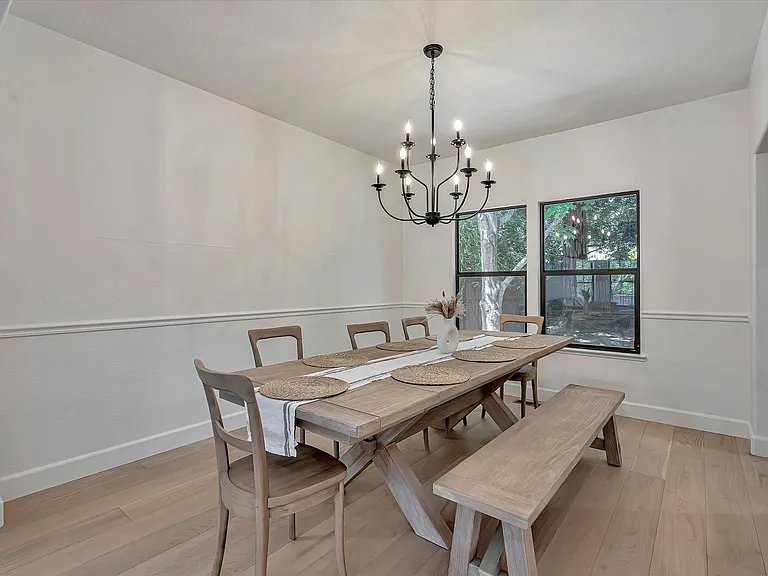 133 Madrid Way — Photo 10