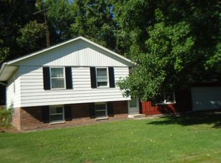 714 Palace Dr, Pinckneyville, IL 62274