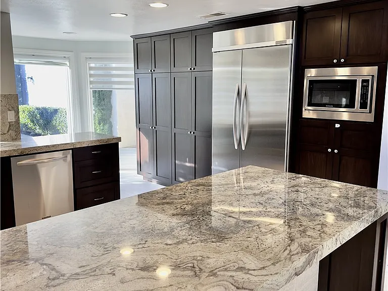 43 Beachcomber Dr — Photo 2