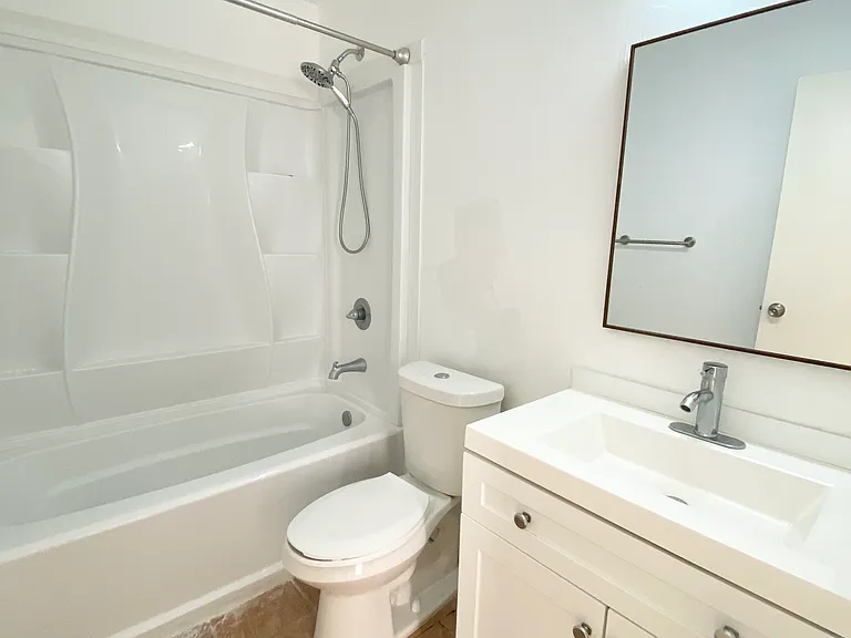 401 Strasbourg Dr — Photo 9