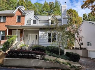 6 Forest Ridge Ct, Sandy Springs, GA 30350