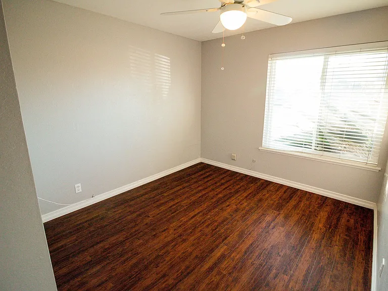 1943 S Belle Ave — Photo 16