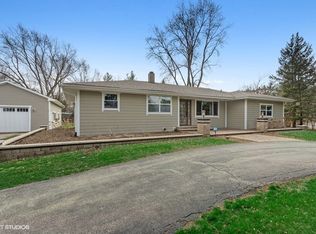 28W451 87th St, Naperville, IL 60564