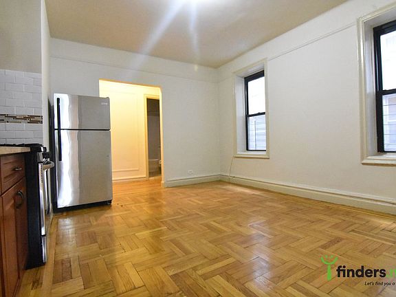 2nd image of 853 Walton Ave APT 1C