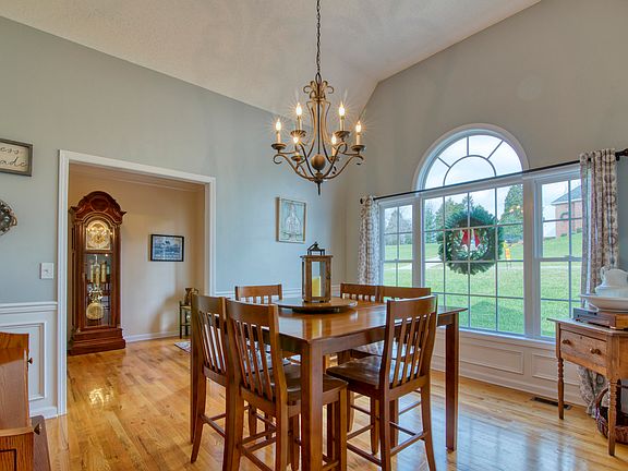5th image of 273 Southridge Dr