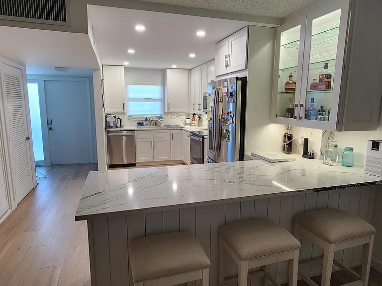 299 N Riverside Dr #604 — Photo 6