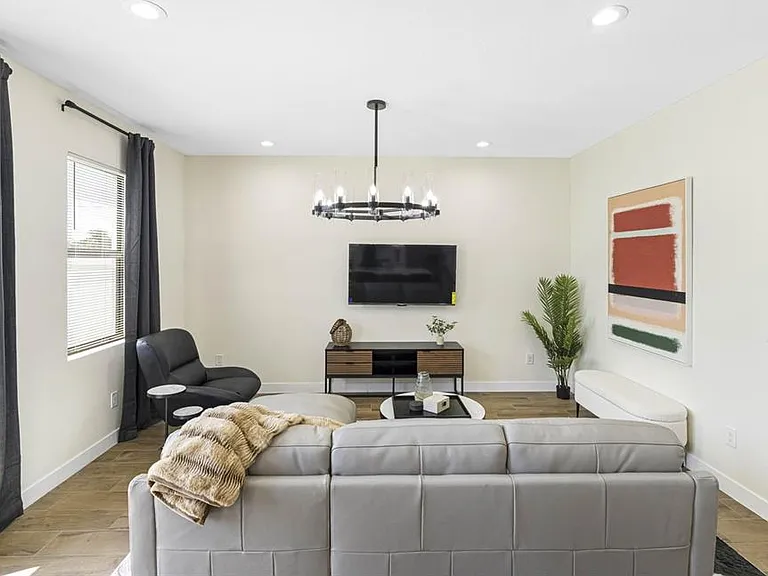 4340 Villa Alina Ct — Photo 5
