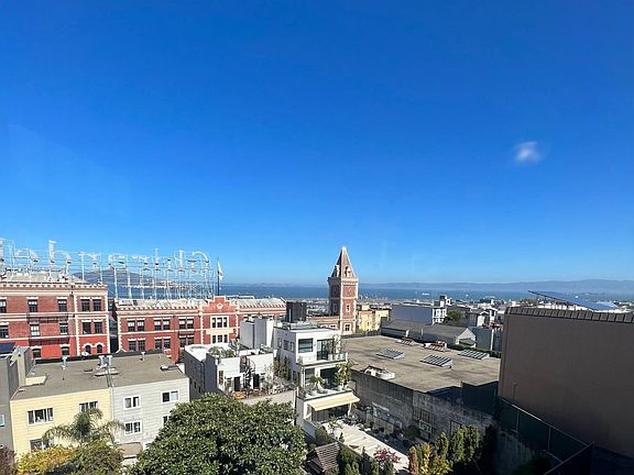 4th image of 950 Bay St APT 15