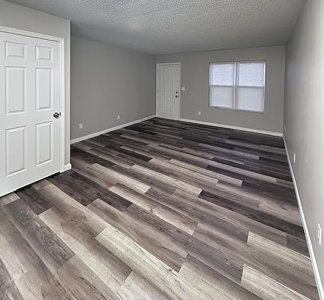 2 bed, 1.5 bath, 1056 sqft, $1,395 — Photo 2