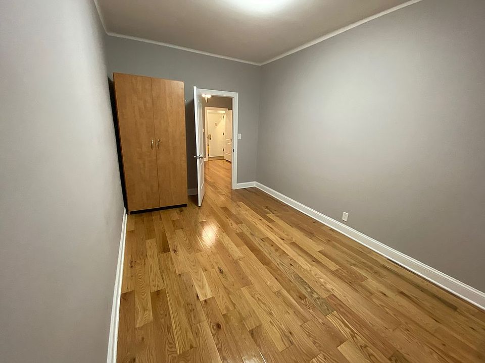 1st image of 11926 Metropolitan Ave #2