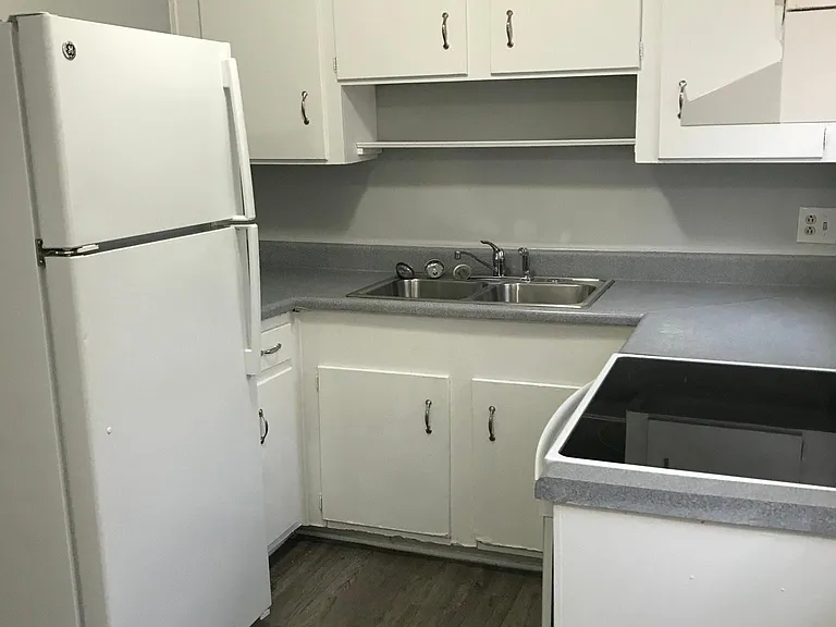 1827 Lookout Ln #8 — Photo 6