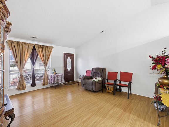5th image of 4411 Rotterdam Dr