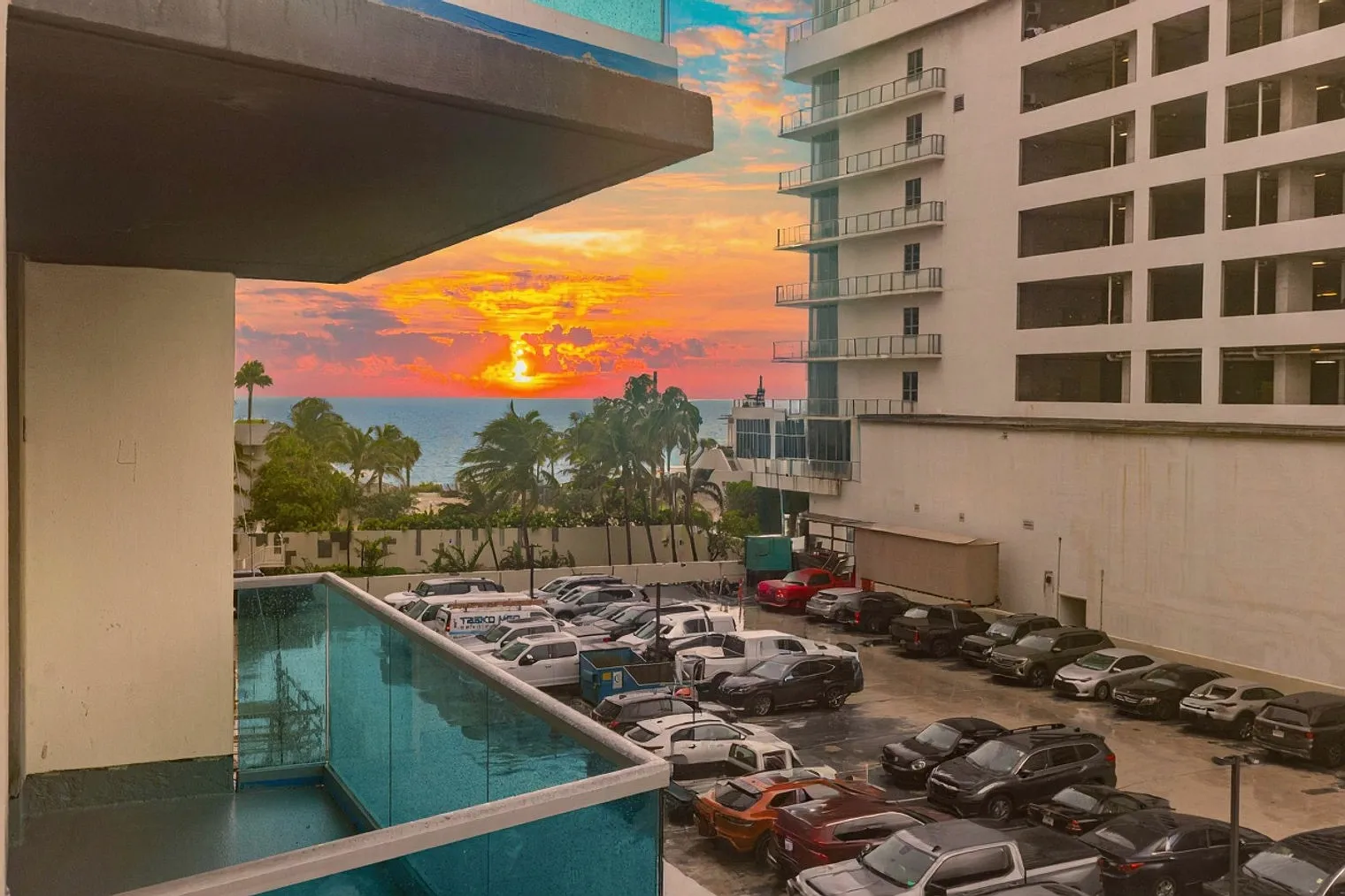 2 bed, 2.0 bath, 1345 sqft, $4,425 — Photo 3