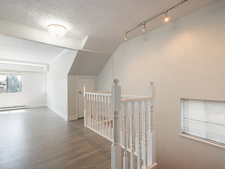 2915 W 5th Ave — Photo 32
