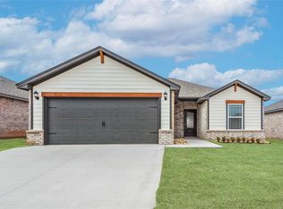 1903 Palmatum Rd, El Reno, OK 73036