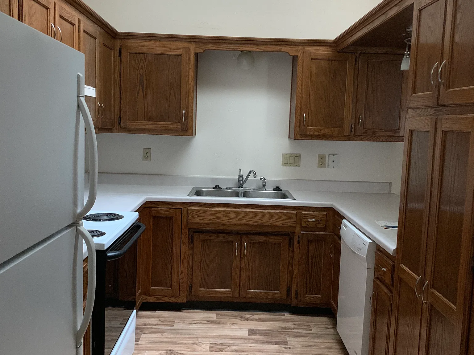 3 bed, $1,950 — Photo 3