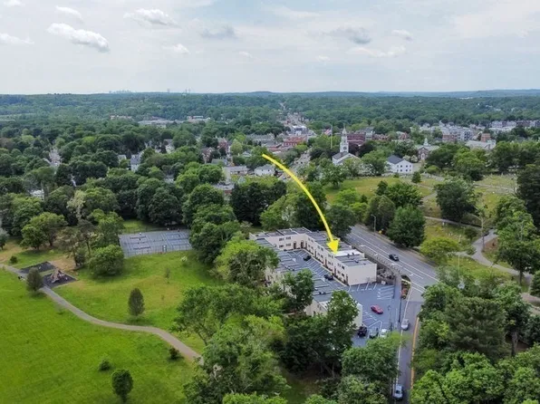 1 Charles St APT W, Reading, MA 01867