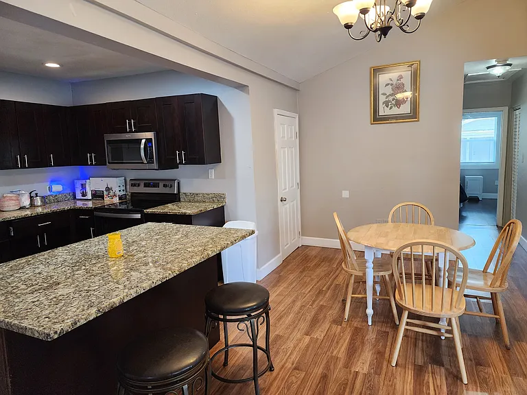8212 N Dakota Ave — Photo 10
