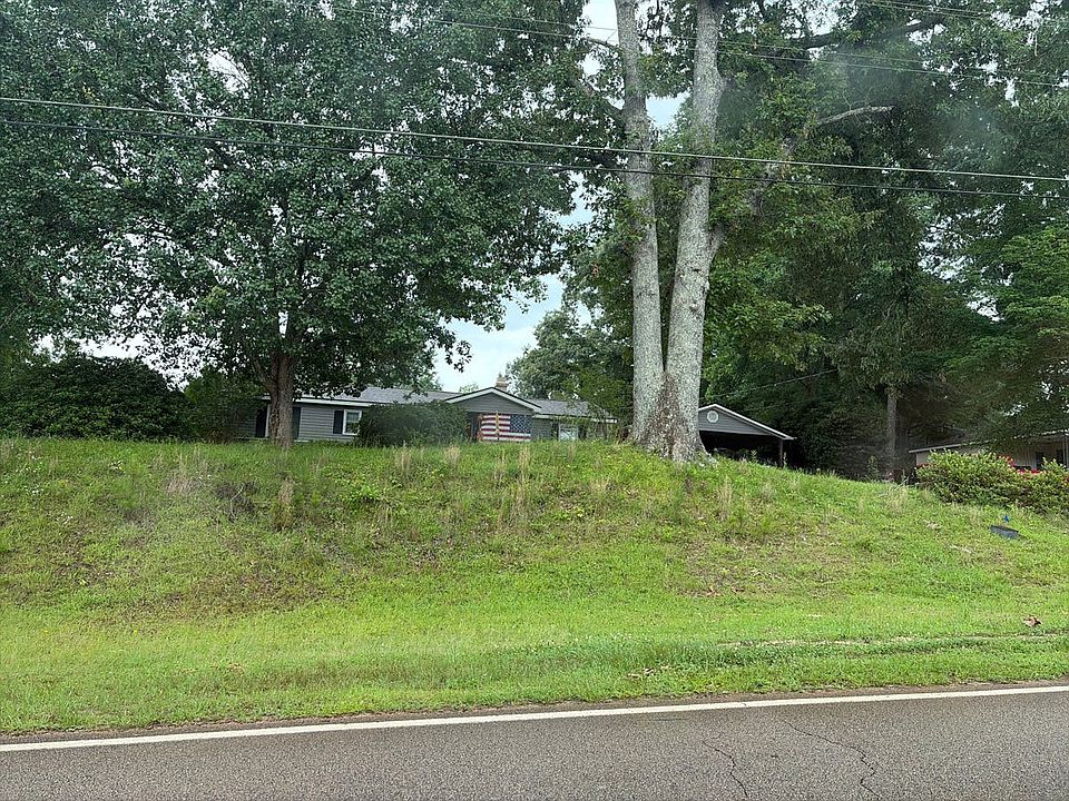 2nd image of 3011 Old West Point Rd