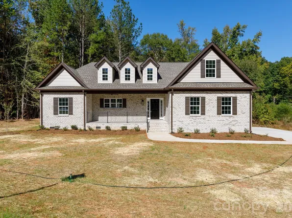 2030 Hunters Creek Ln, Rock Hill, SC 29732