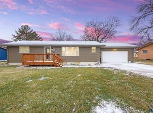 511 Center St, Centerville, SD 57014