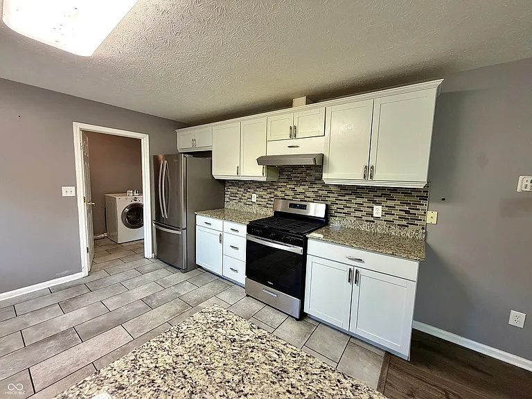 12102 Raiders Blvd — Photo 26