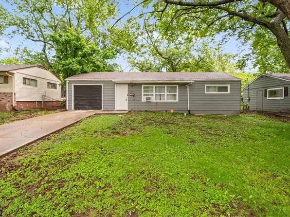 10711 Ewing Dr, Kansas City, MO 64134