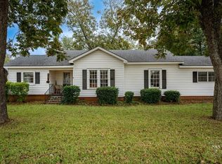 403 S Main St, Headland, AL 36345