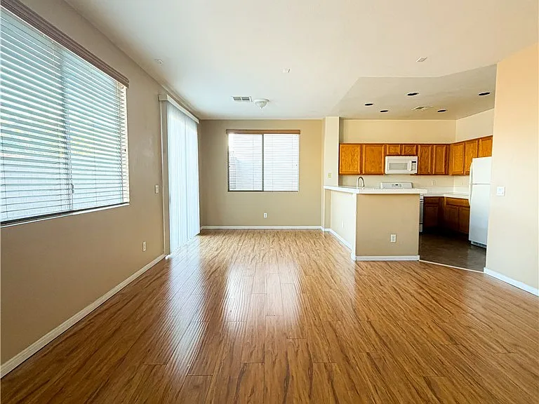 7637 Pioneer Ranch Ave — Photo 2