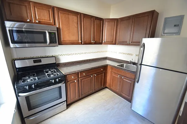 Rented by CITY SKYLINE REALTY INC | media 19