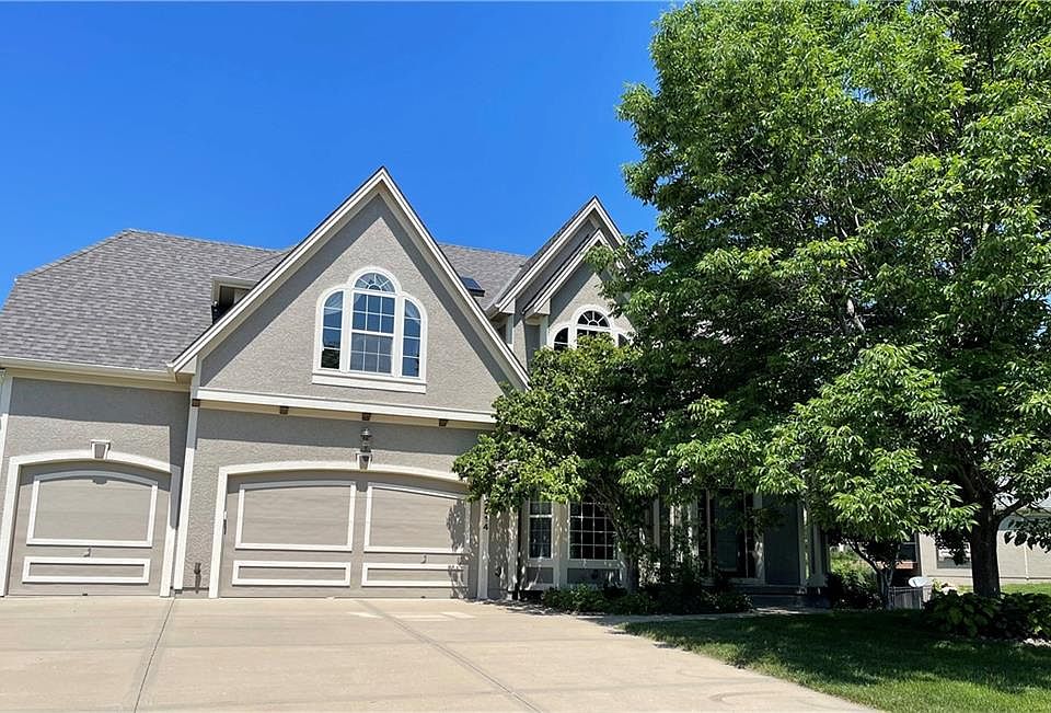 1st image of 2514 Lake Breeze Dr