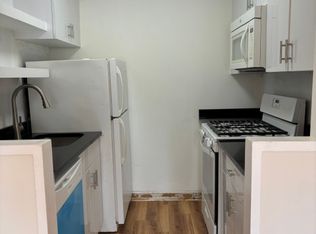 140 Grove St #3, Stamford, CT 06902