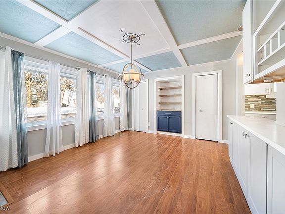 3rd image of 1264 Center Ave