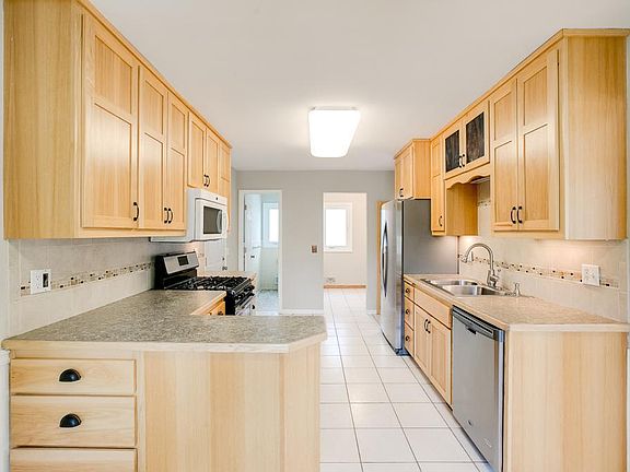 5th image of 8208 W Franklin Ave