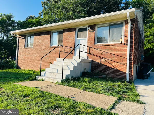 15907 Crest Dr, Woodbridge, VA 22191