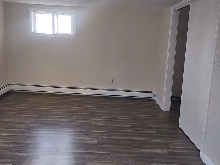 546 W Main St — Photo 2