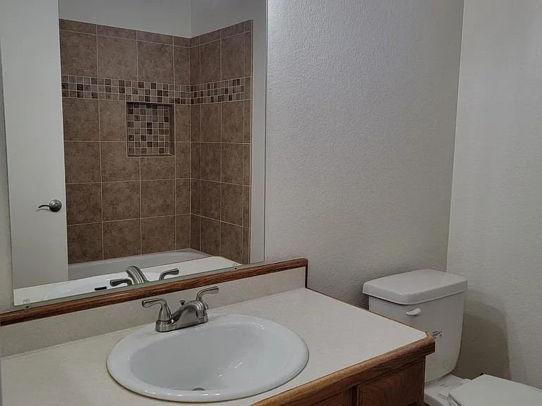 9689 N Donegal Pl — Photo 8