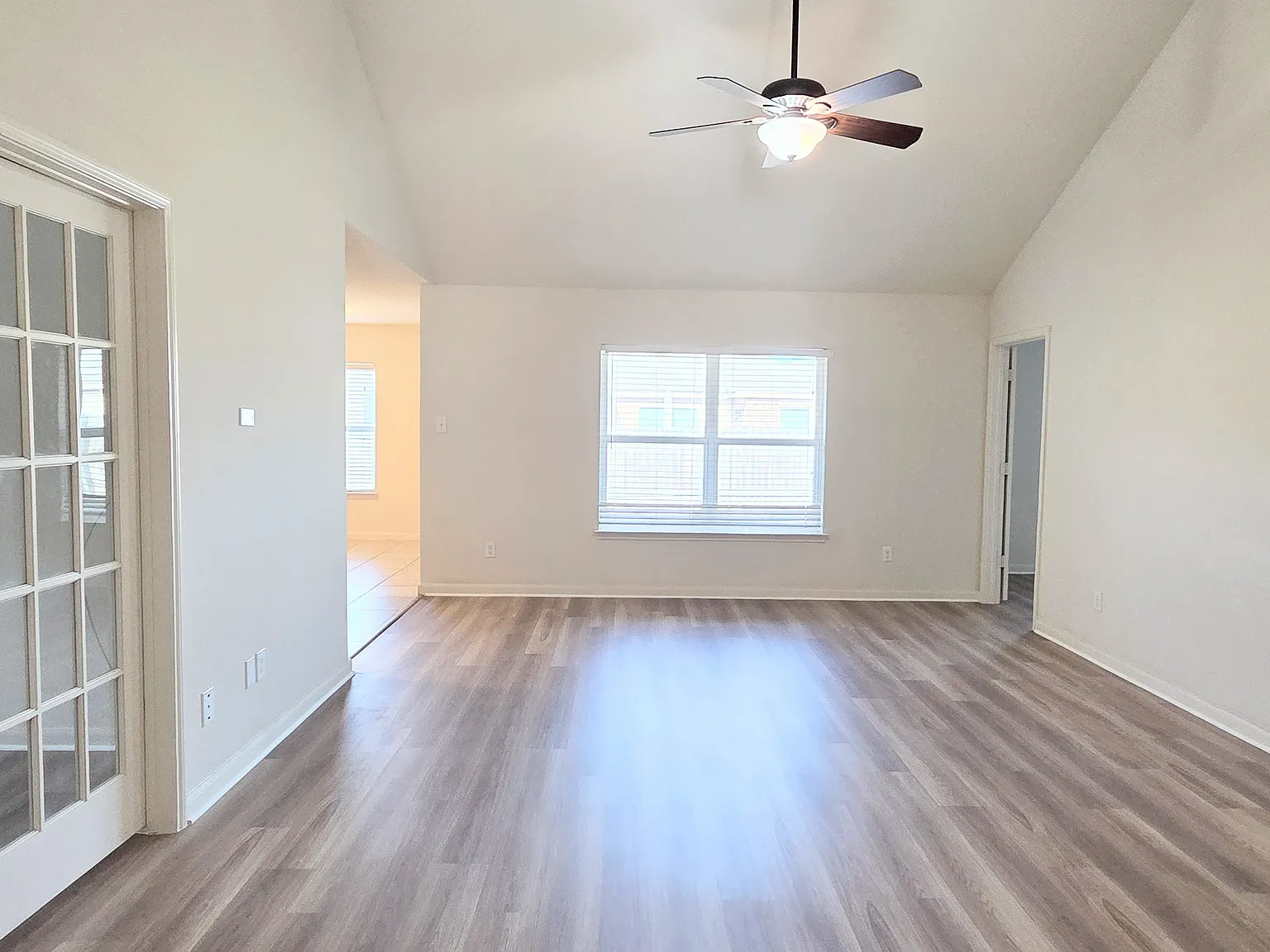 1322 Corkwood Dr — Photo 3