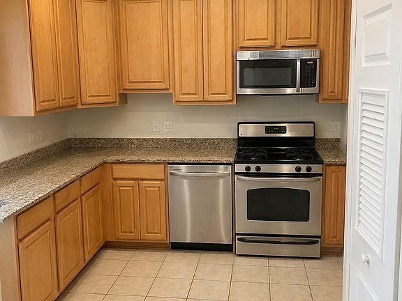 3rd image of 407 P St NW #3