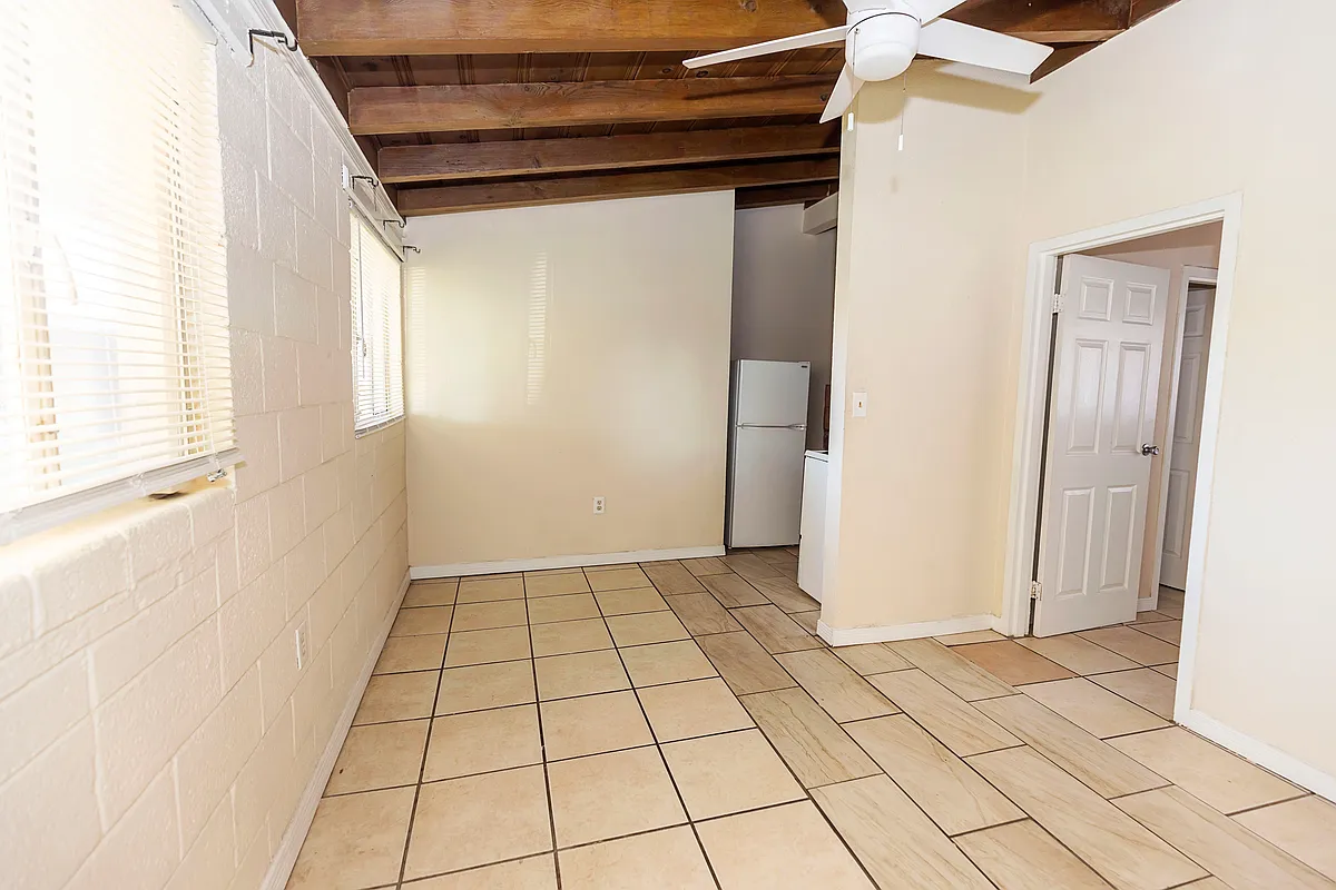 Building Photo - 300 Montana Ave #1