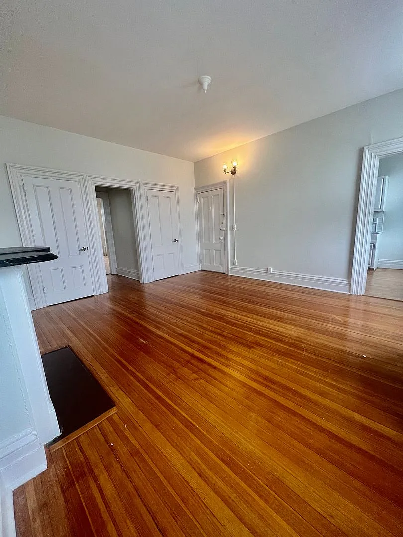 54 North Washington Street — Photo 4
