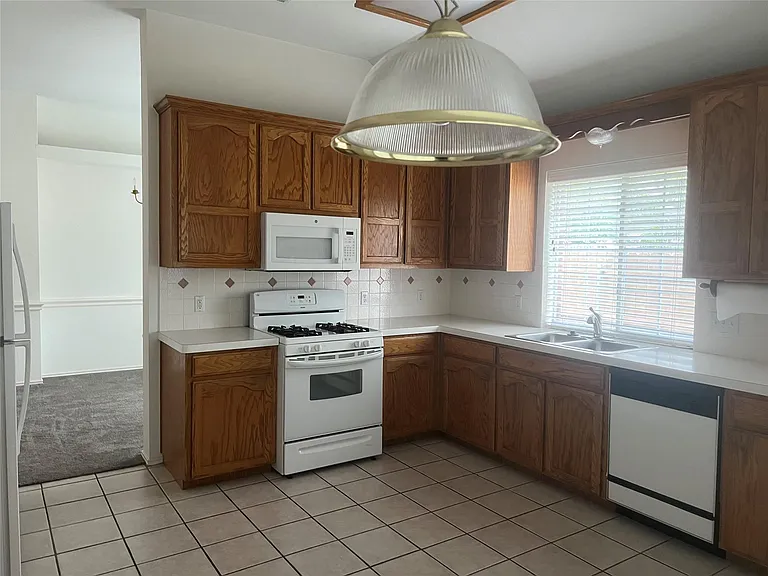 209 Bryce Canyon Dr — Photo 8