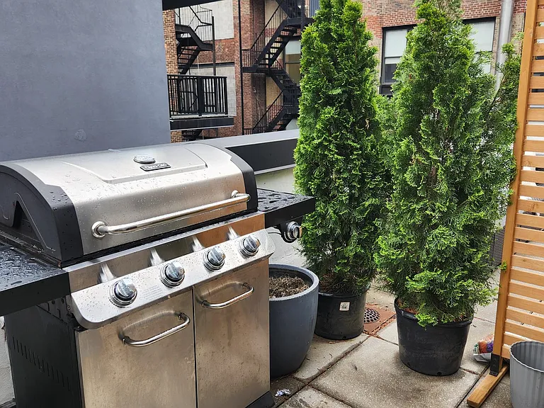 132 W 26th St #4 — Photo 15