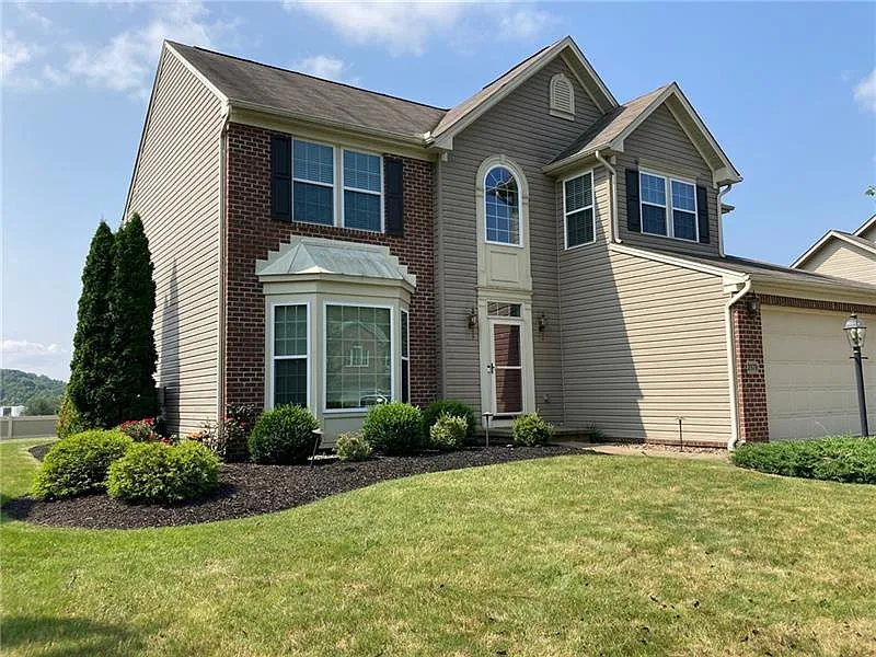 4 bed, 2606 sqft, $3,500 — Photo 2